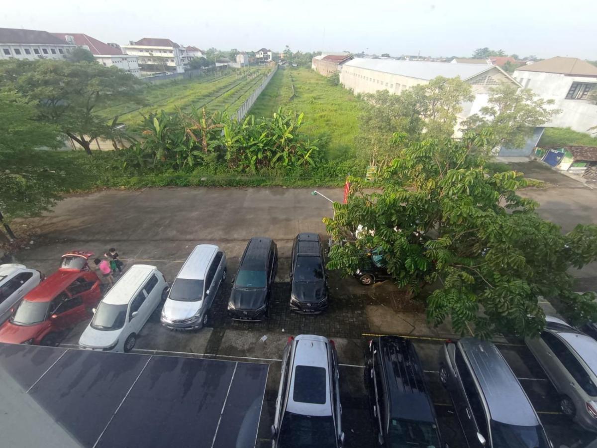 Cendana Coliving Solo Baru Hotel Buitenkant foto