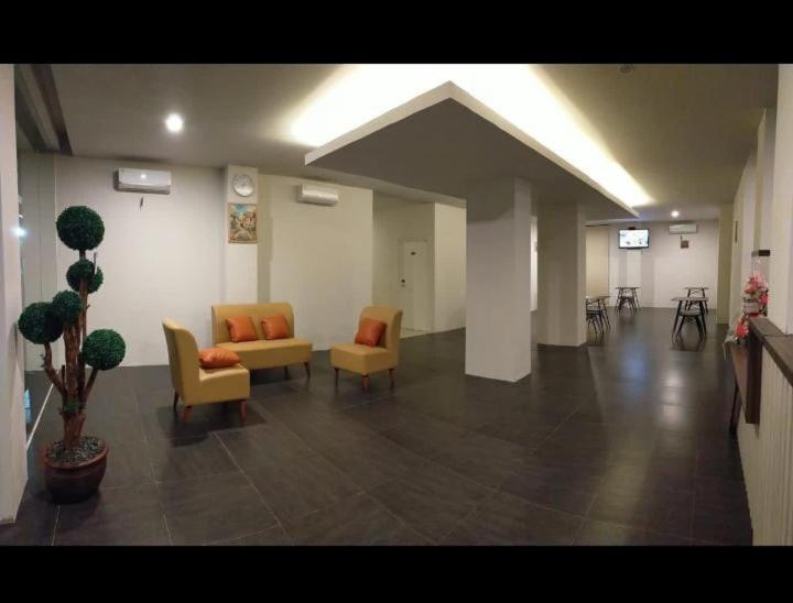 Cendana Coliving Solo Baru Hotel Buitenkant foto